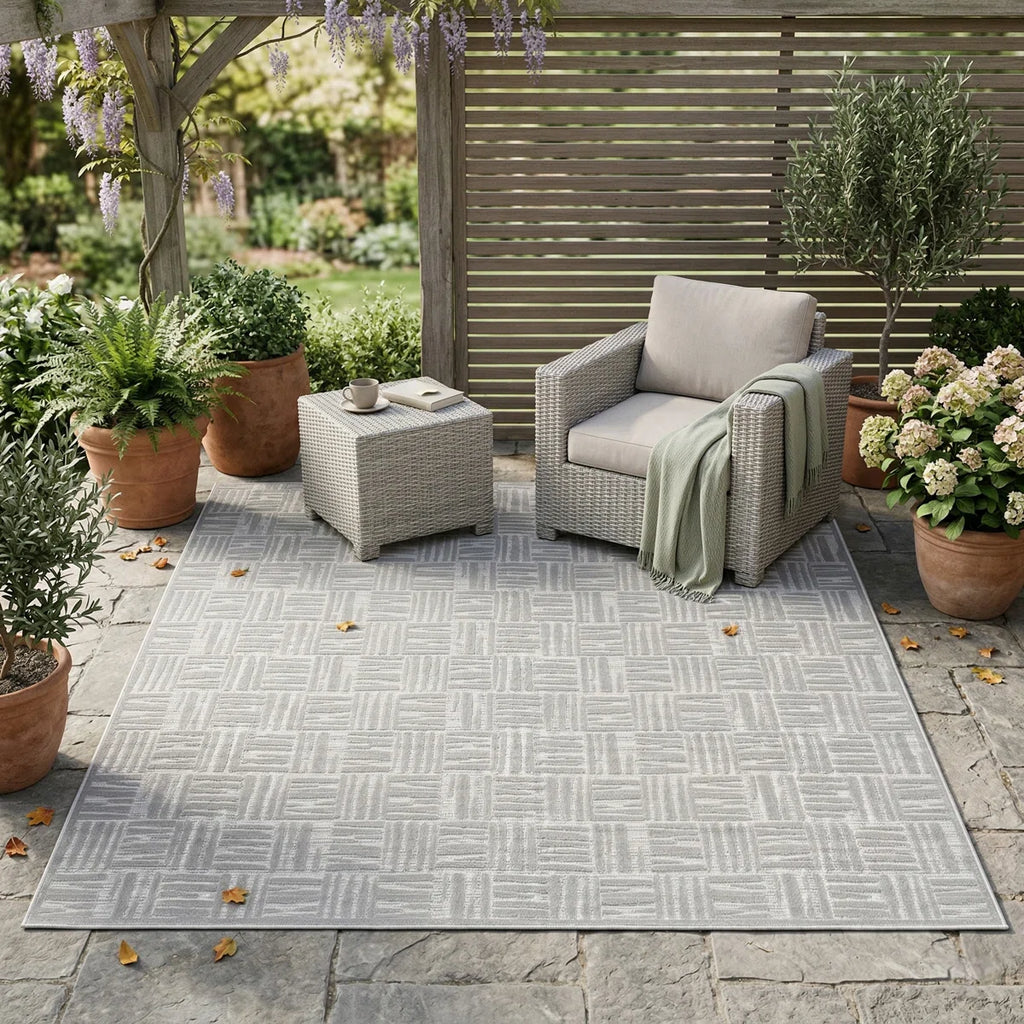 Turkish Unfaded Plaid Indoor Outdoor High-Low Pile Area Rug in Gray/Cream for Patios, Deck, Porch Or Entryway